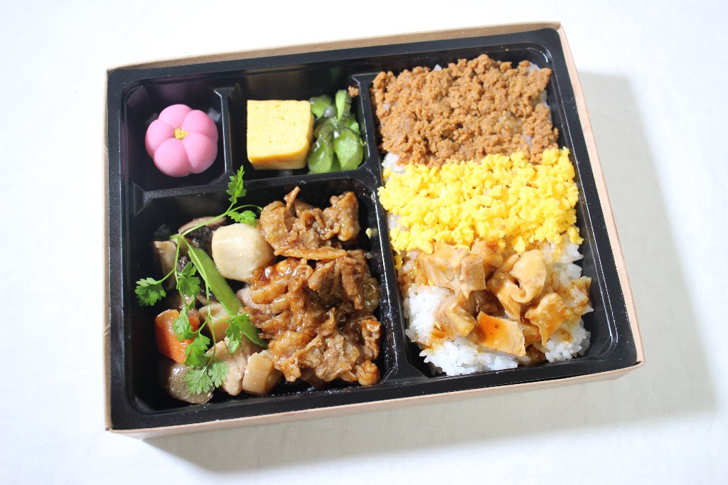 特選トロ牛上カルビ焼肉幕ノ内膳